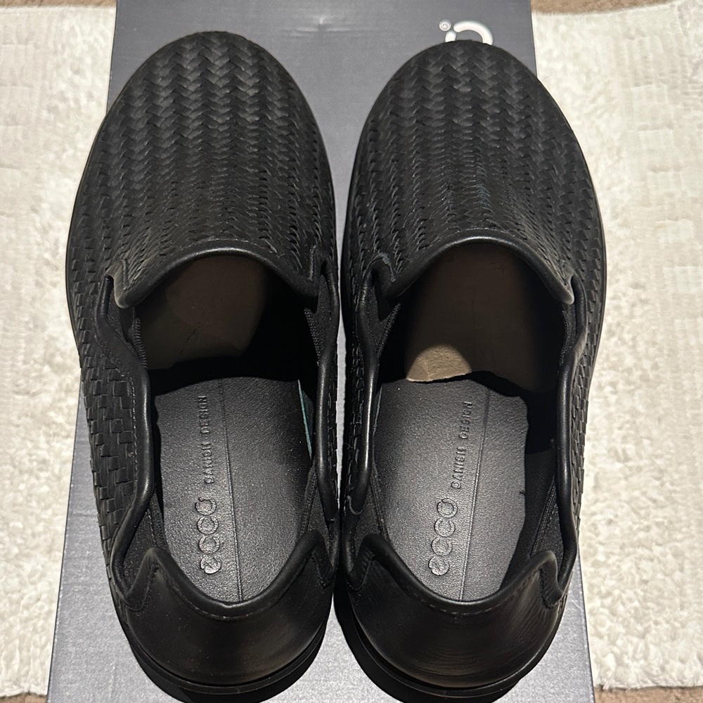 ECCO Men's Textured Black Loafers
